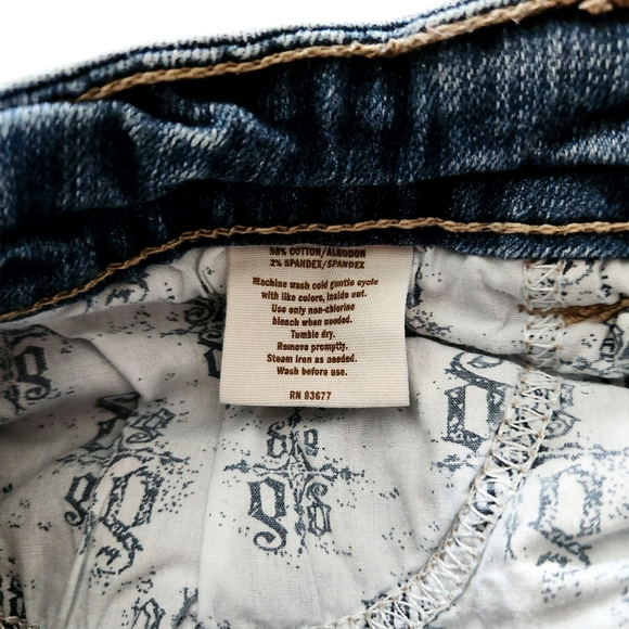 Decree Embroidered Denim Bermuda Style Rolled Jean Shorts | 9 - Picture 6 of 7